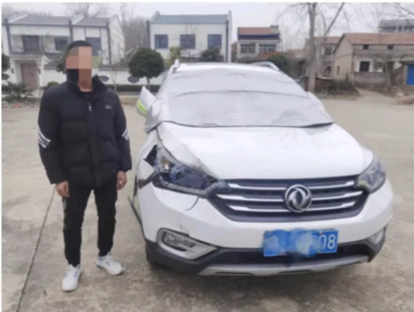 湖北武汉,周某晚上打完牌,因着急回家,在路上撞倒一位老人