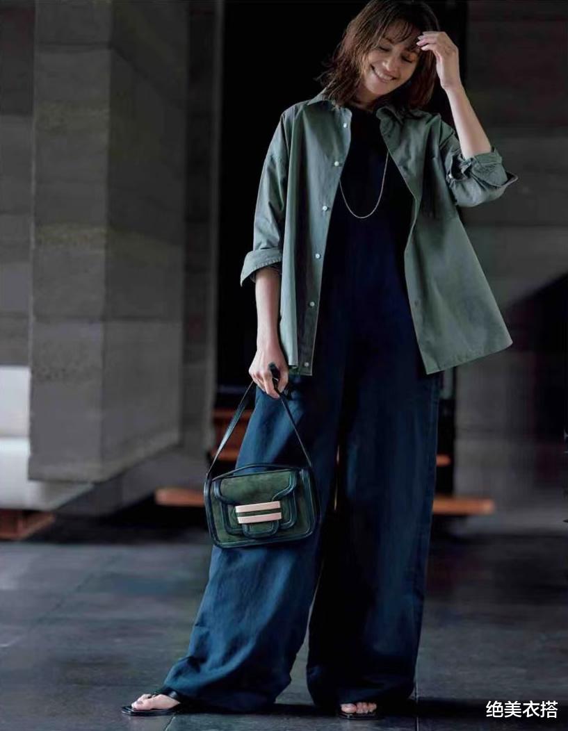 又被“大地色”惊艳到!2个色调的穿搭大赏,为什么建议你必看?