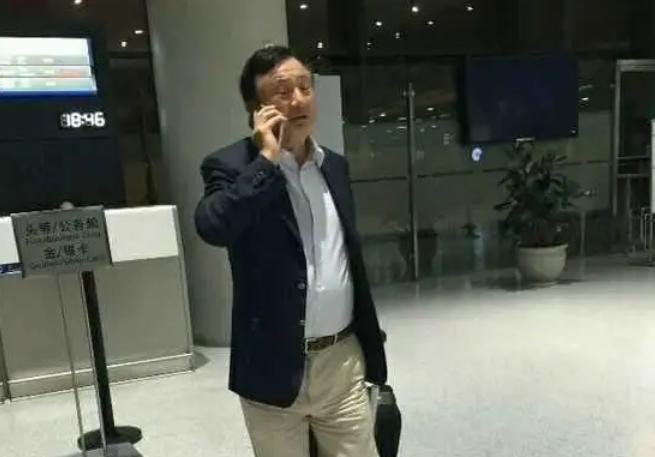 任正非|任正非坐拥百亿身家，喝水用的还是搪瓷杯，开的也不过是10万的车