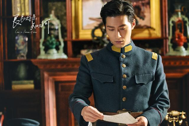 张天爱|窦骁的军装是真的帅,但是这部民国版《流星花园》是真的烂!