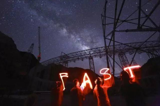 天上有颗星辰,叫做南仁东:因为他,我们才能看到时空的尽头