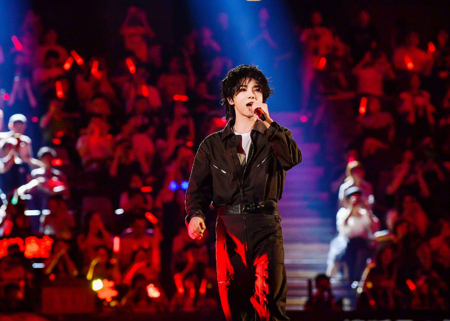 华晨宇|芒果台录制新综艺，现场视频曝光，华晨宇担任导师，却遭网友质疑