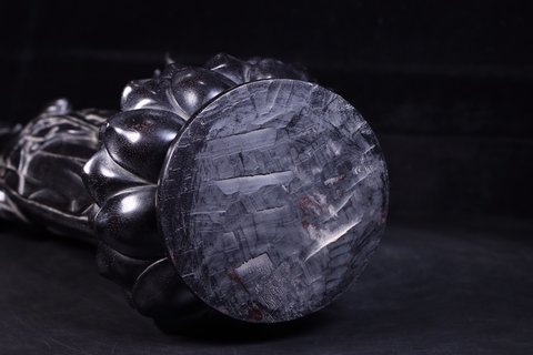 紫檀|旧藏：老紫檀木雕净瓶观音立像。