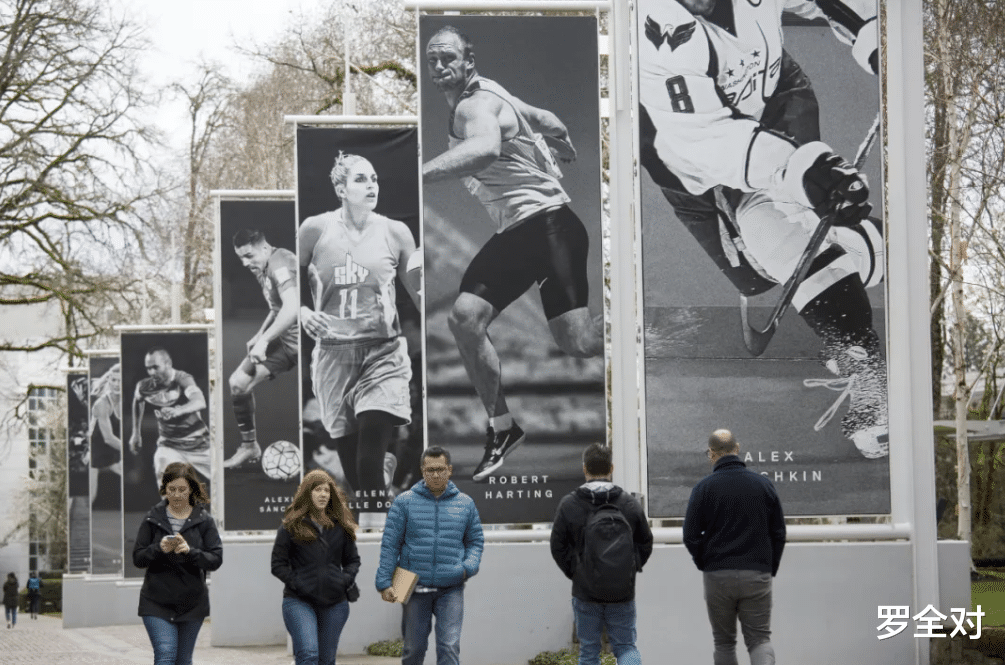 耐克|Nike发布公告称不打疫苗就强制解雇，网友：欧文自由了？