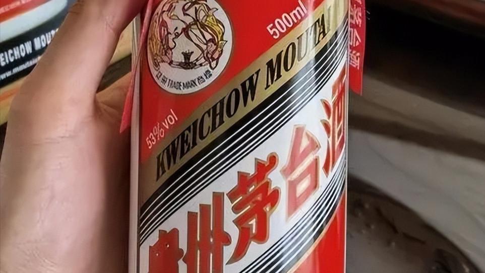 陕西咸阳，男子小刘和女朋友谈恋爱有3年多了，终于等到女友吐口，同意回家见准岳父母