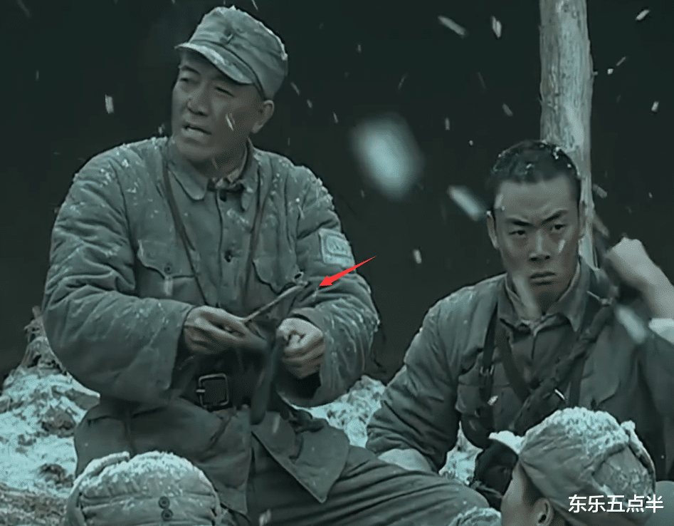 亮剑|亮剑：一段抽烟的戏份，抽旱烟真实到想哭，抽雪茄就有点过分了