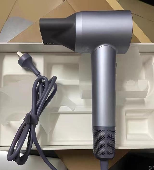 销售额 经常使用吹风机对头发有影响吗？要怎样正确的使用吹风机