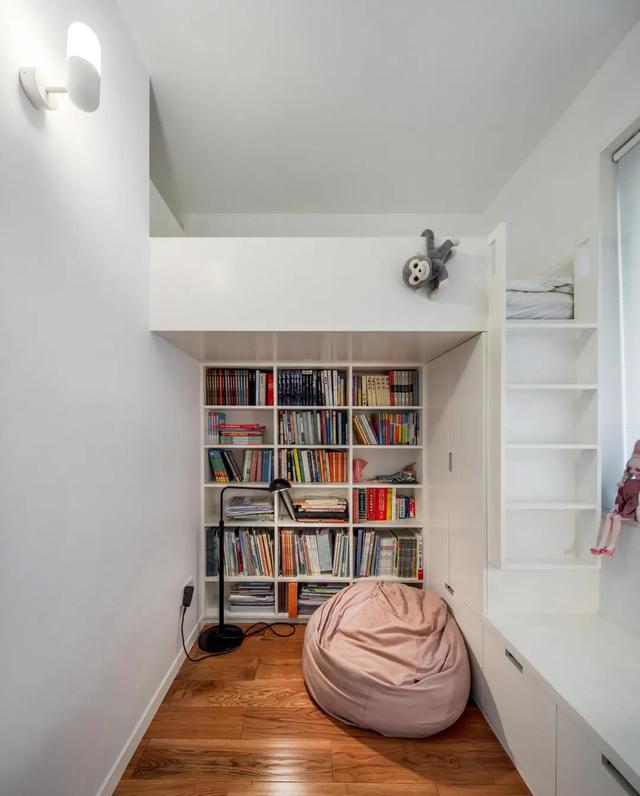 她坚持买下55㎡「老破小」,改造后应有尽有,堪称小户型天花板!