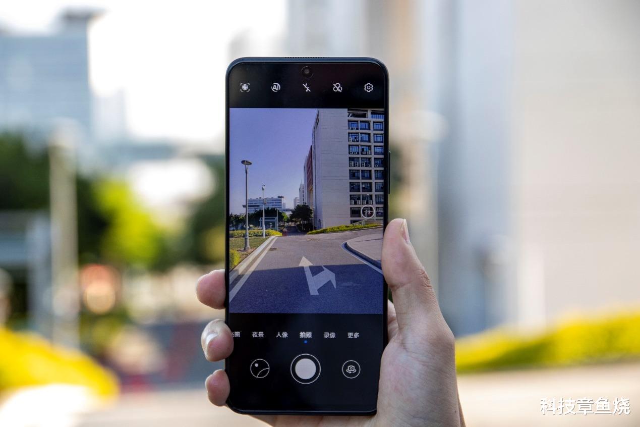 荣耀play|荣耀Play6T系列抢先开箱，40W超级快充并配备256GB存储