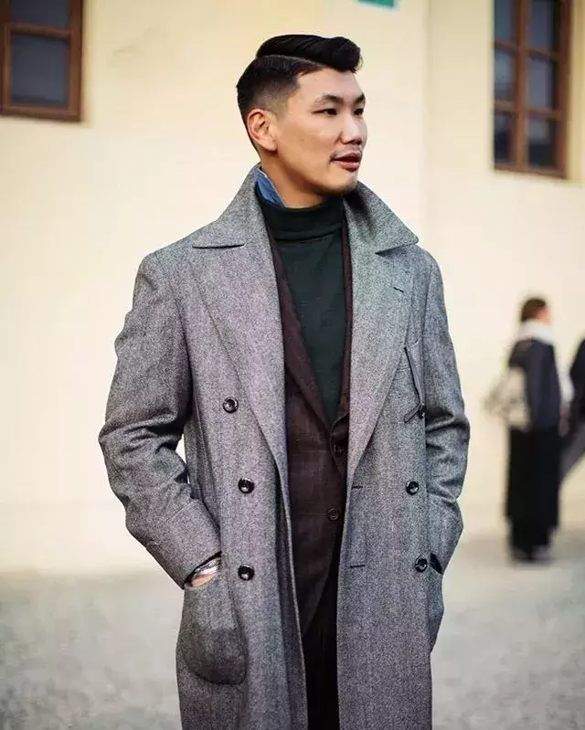 既优雅贵族，又端庄稳重，这才是男人的战袍大衣