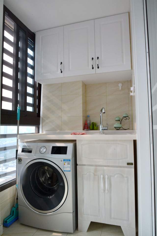 不顾反对在客厅装屏风,家人都一脸不解,完工才知道妙处多