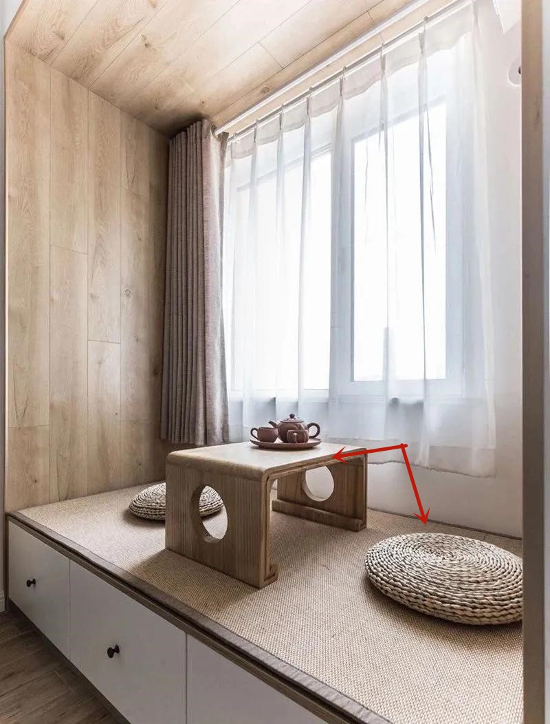 设计师教你一招：飘窗两侧打衣柜，收纳翻了倍，还不占卧室面积