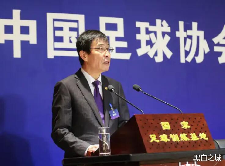 冯潇霆|足协慌吗？冯潇霆大曝中国足球行业内幕：陈戌源快坐不住了！