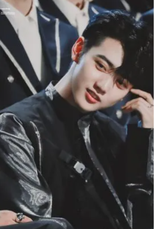 焉栩嘉|国民妹妹张子枫塌房？被曝与焉栩嘉回家过夜，男方被曝私生活混乱