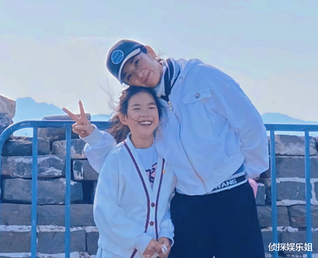 黄奕|黄奕获女儿架子鼓打call，10岁铛铛暖心表白妈妈，越大越好看
