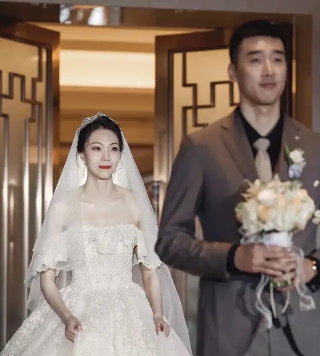 爵士队|排球界的“夫妻档”：天津有两对，土超豪门教练爱副攻