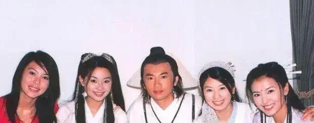 高圆圆|零三版倚天屠龙记除强大的明星阵容之外，连服装造型都是清新脱俗