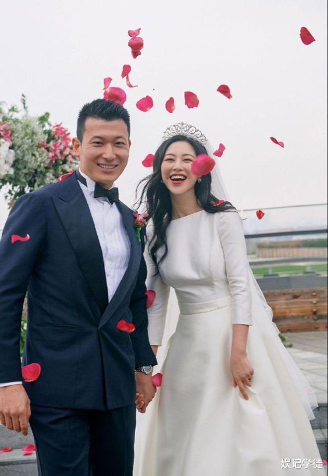 朱珠|38岁朱珠产子后首次受访，自曝结婚生子原因，脖颈纹明显引猜测