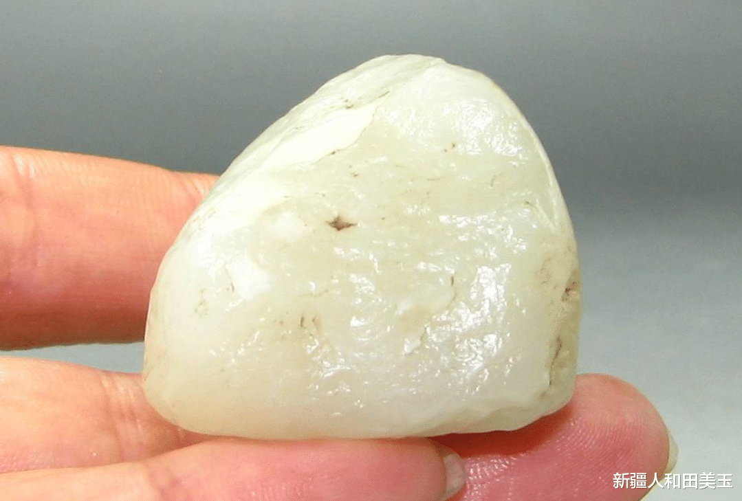 |和田玉原石的价值受什么影响？仅凭照片能估价吗？怎样给它估价？