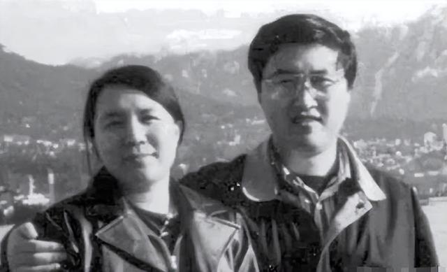 纪实因拒给弟弟买房,女博士被父亲砍死,父被判刑时仍骂:白眼狼