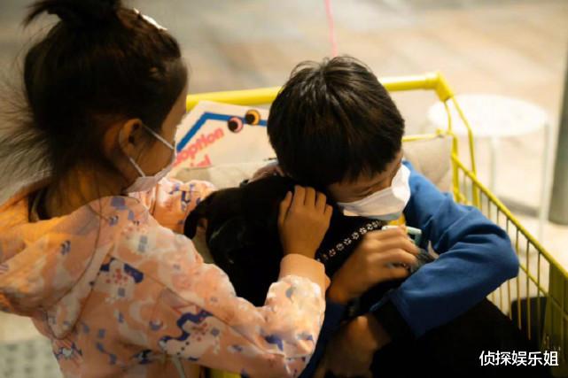 孙俪|孙俪晒与儿女对话,小花变哥控等等“邓超化”,打趣妈妈疯疯癫癫