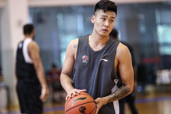 广东男篮|超级黑马崛起！广东男篮又迎来2大对手，杜锋最担心的事来了