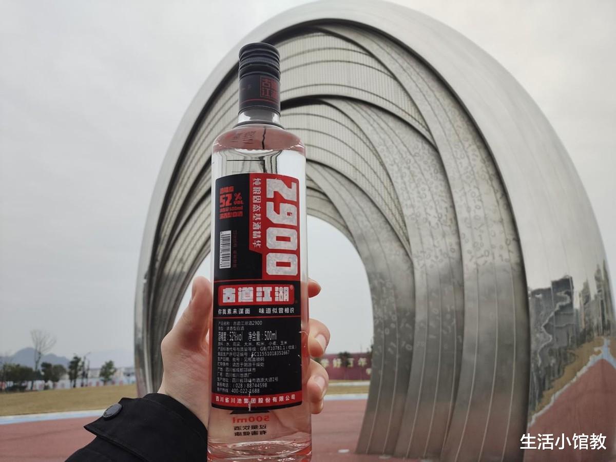 飞天茅台|工薪阶层抢到飞天茅台怎么办？是收藏坐等升值？行家：看你敢不敢