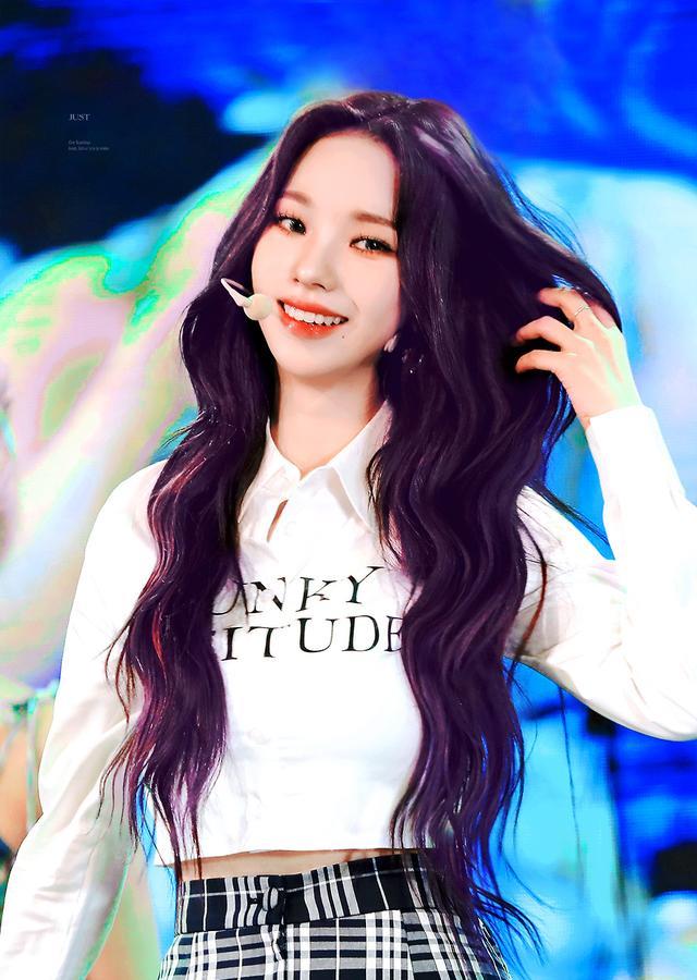 aespa|aespa校庆假唱暴露粉丝现状，粉丝不在乎组合风评，内撕成主旋律