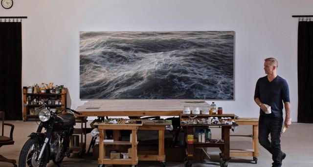 |他是职业赛车手，也是顶级超写实画家，用画作展现速度与激情