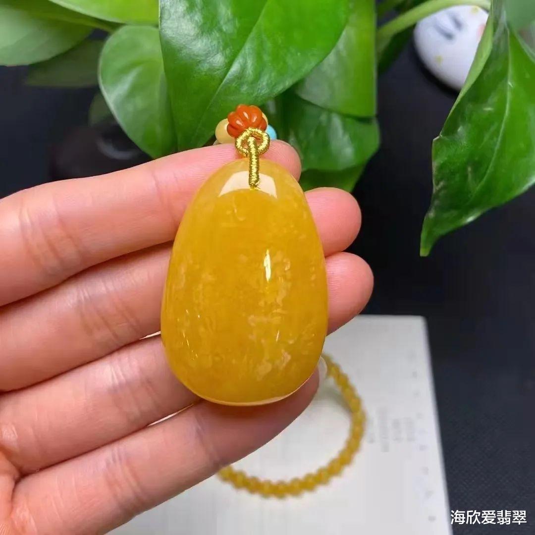 蜜蜡|蜜蜡小白必备！如何区分俄料和乌料？