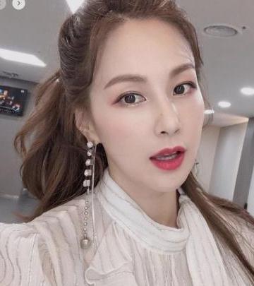 蔡妍|蔡妍近照公开被吐槽变老 42岁单身成瘾不结婚 曾是一代韩流女王