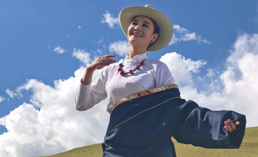 降央卓玛|曾被刀郎告上法庭的降央卓玛，生活中是个怎样的人？