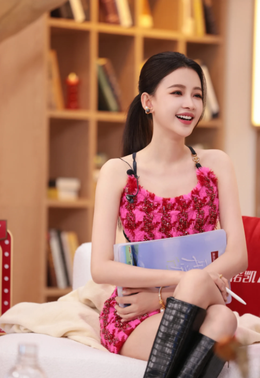 吴倩|离婚后越活越美4位女星！容光焕发，美出了新高度，鞋不合脚得扔