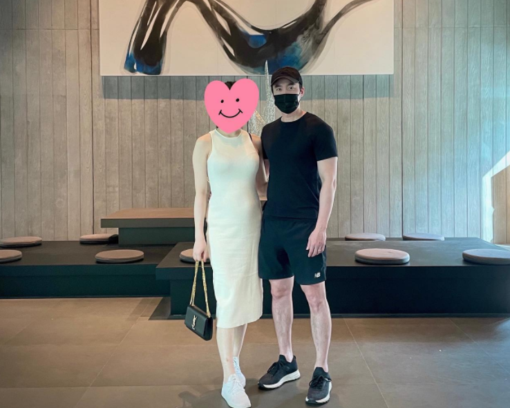 赖弘国|赖弘国首晒3婚妻子正面照，美貌出众气质不输阿娇，已怀孕8个月