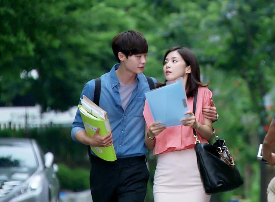 李钟硕|搭档郑秀晶崭露头角，后凭匹诺曹大火，却因某爽陷8000万风波