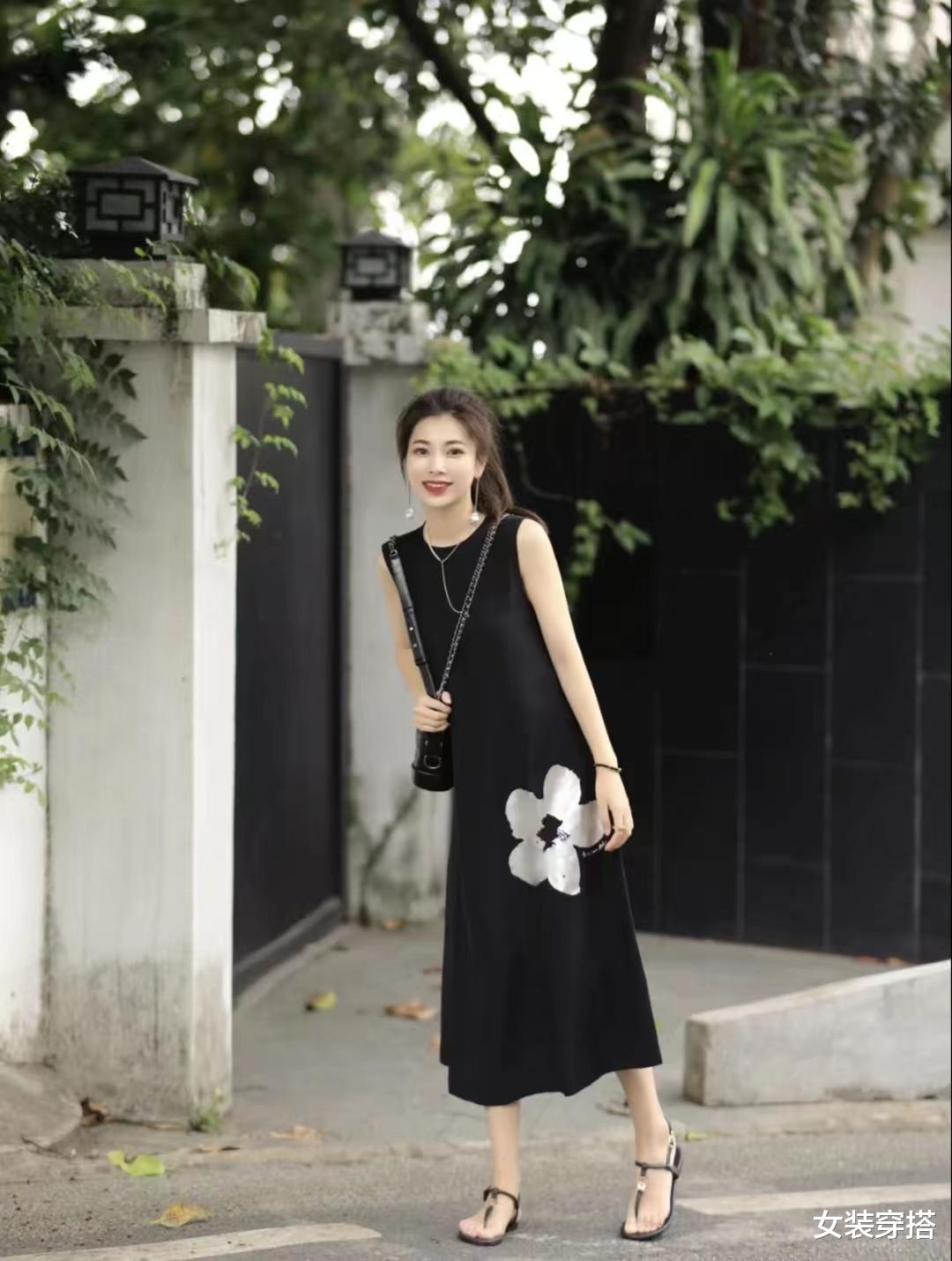 中长款小黑裙搭配什么鞋子好看