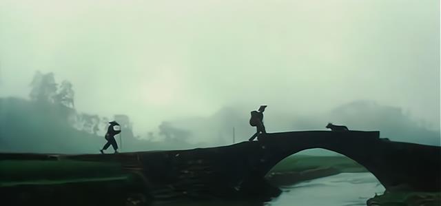 无人问津|22年前,这部国产片无人问津,在日本上映后,票房却卖了8亿