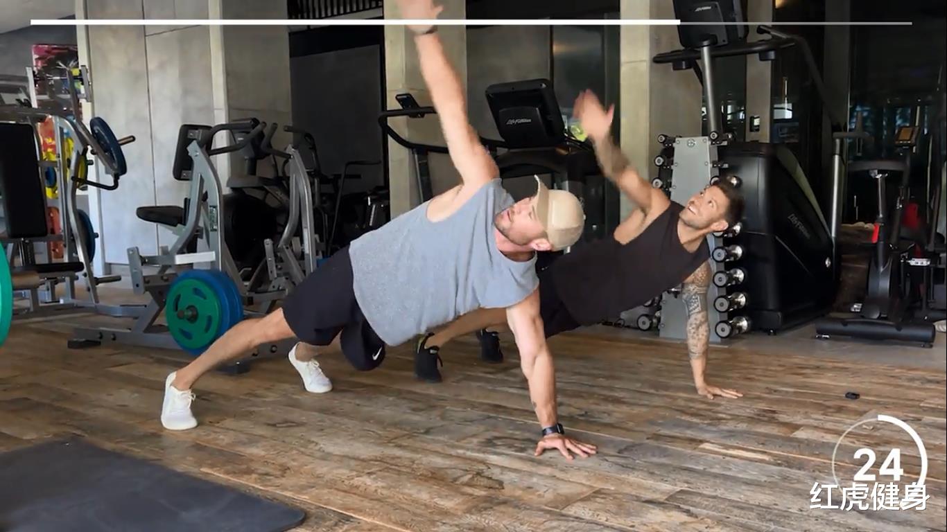 雷神|2022年“雷神”克里斯出演胡克·霍根，每天10分钟，练出好身材