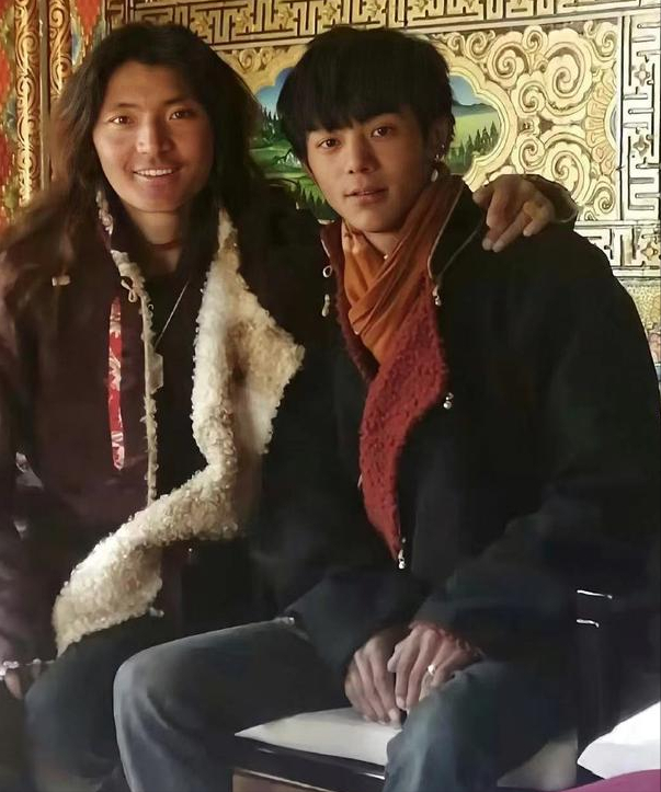 明星|丁真舅舅被曝婚内出轨，女粉丝被骗财骗色，网友：丁真另类塌房了