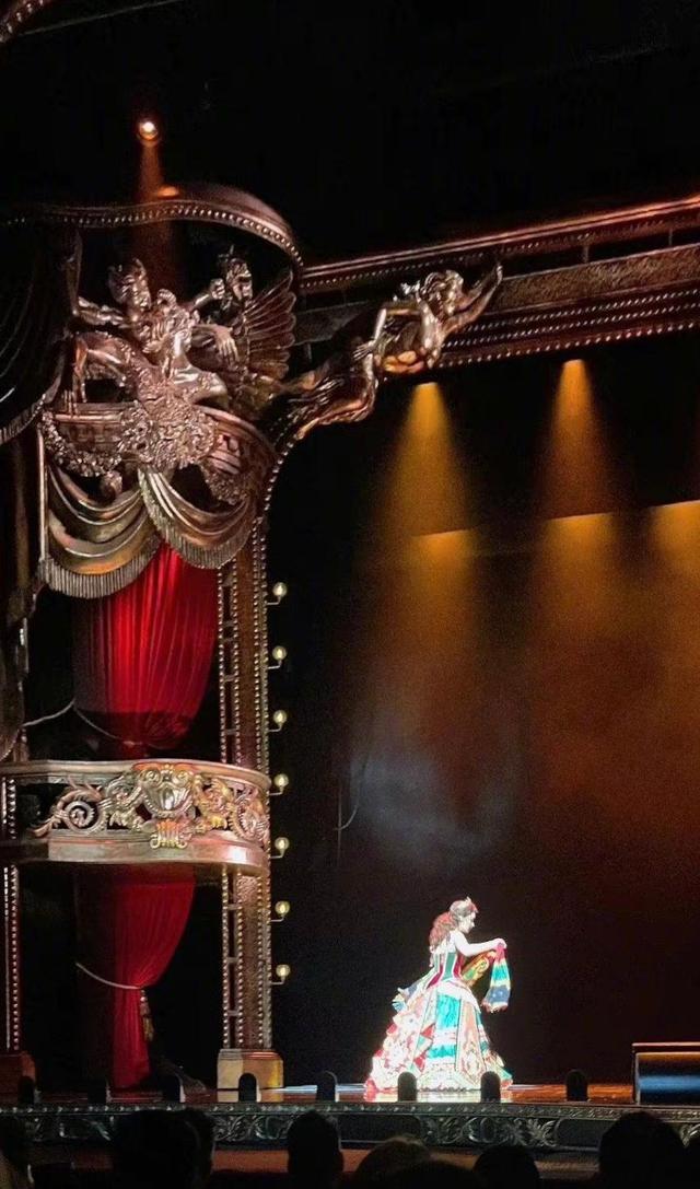 王诗龄|肉嘟嘟的王诗龄不复存在,现在是名媛“诗龄”,时尚且气质满分