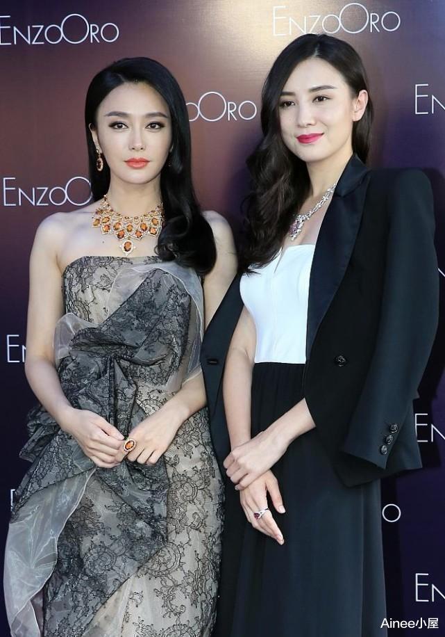 秦岚|秦岚宋佳不像40多的人，一个穿裙装甜美精致，一个穿西装霸气有型