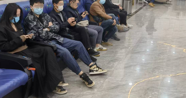 |刚刚,再创新低!最近很多杭州人在这样做,有好处但绝不能固执...