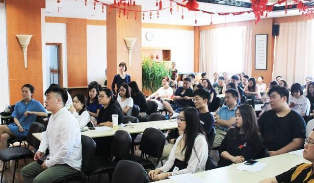 光刻机|荷兰的顶尖光刻机,已经内定了,让我们怎么买?