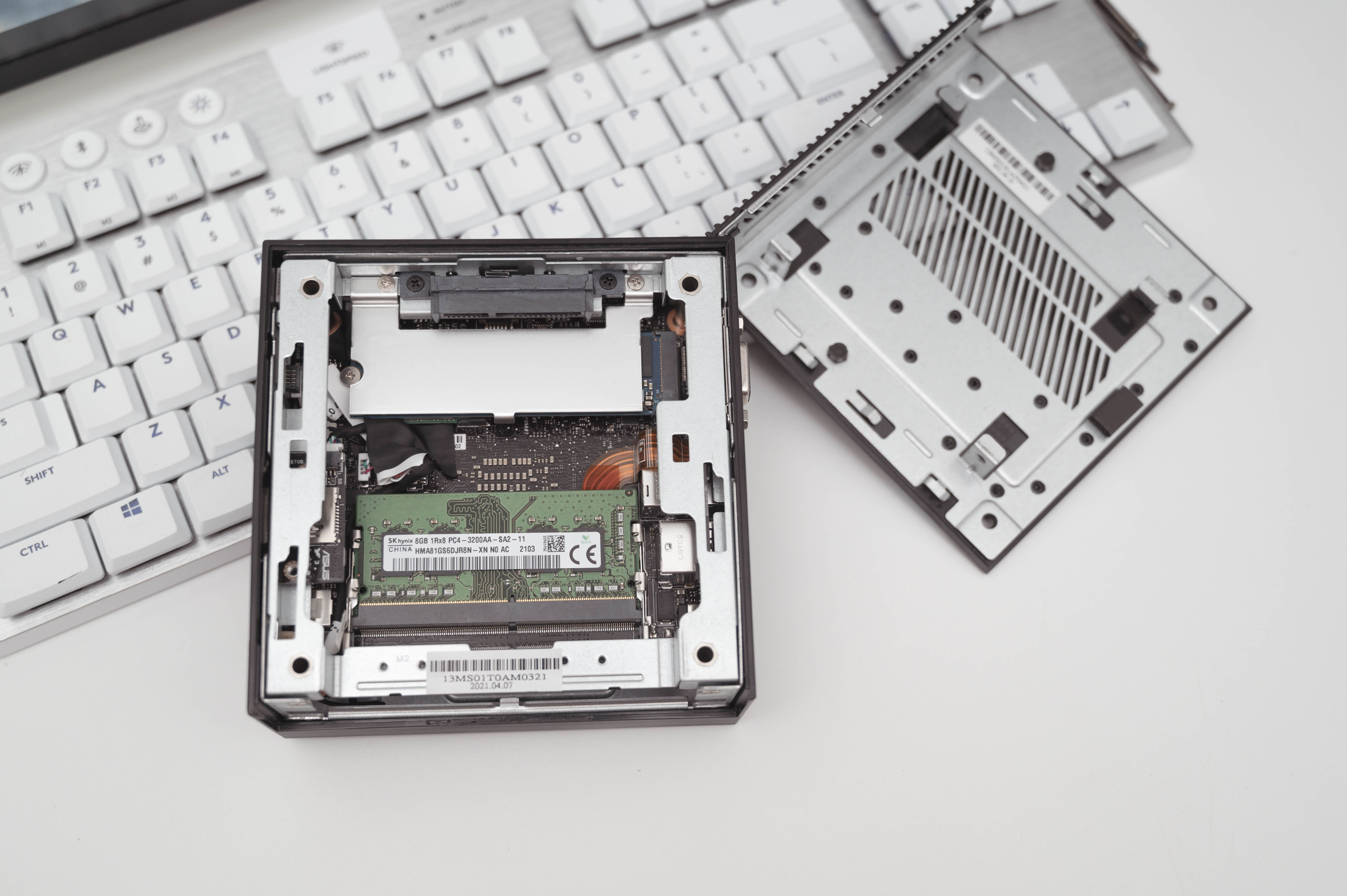 华硕|性能超主流轻薄本,手掌大小的mini主机,华硕PN51给你减负