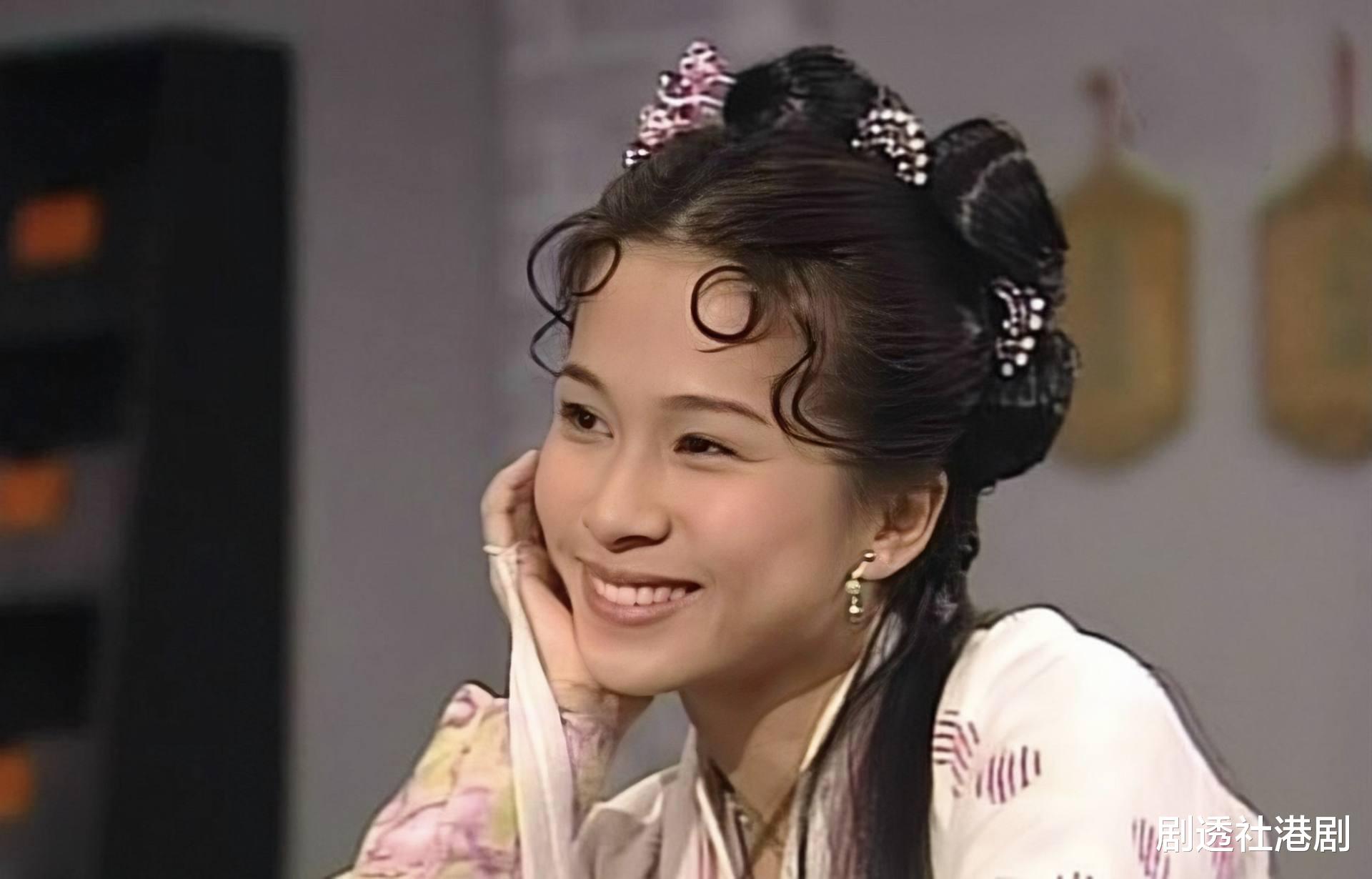 文颂娴|期待！45岁香港著名冻龄女神宣布复出，晒近照皮肤白皙看不到毛孔