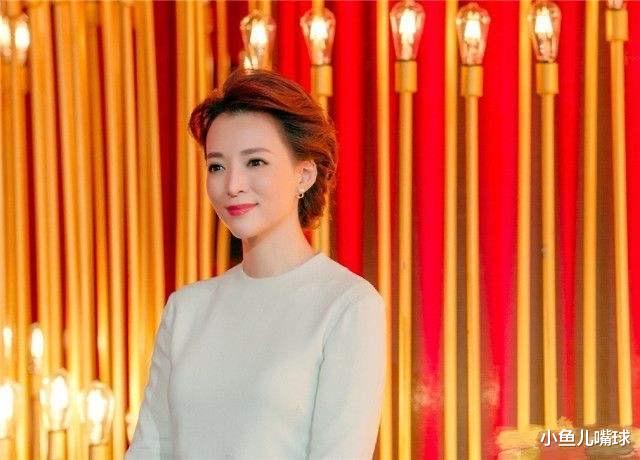 马凡舒|颜值不如张小斐?体育解说马凡舒主持春晚,美得让男人都嫉妒