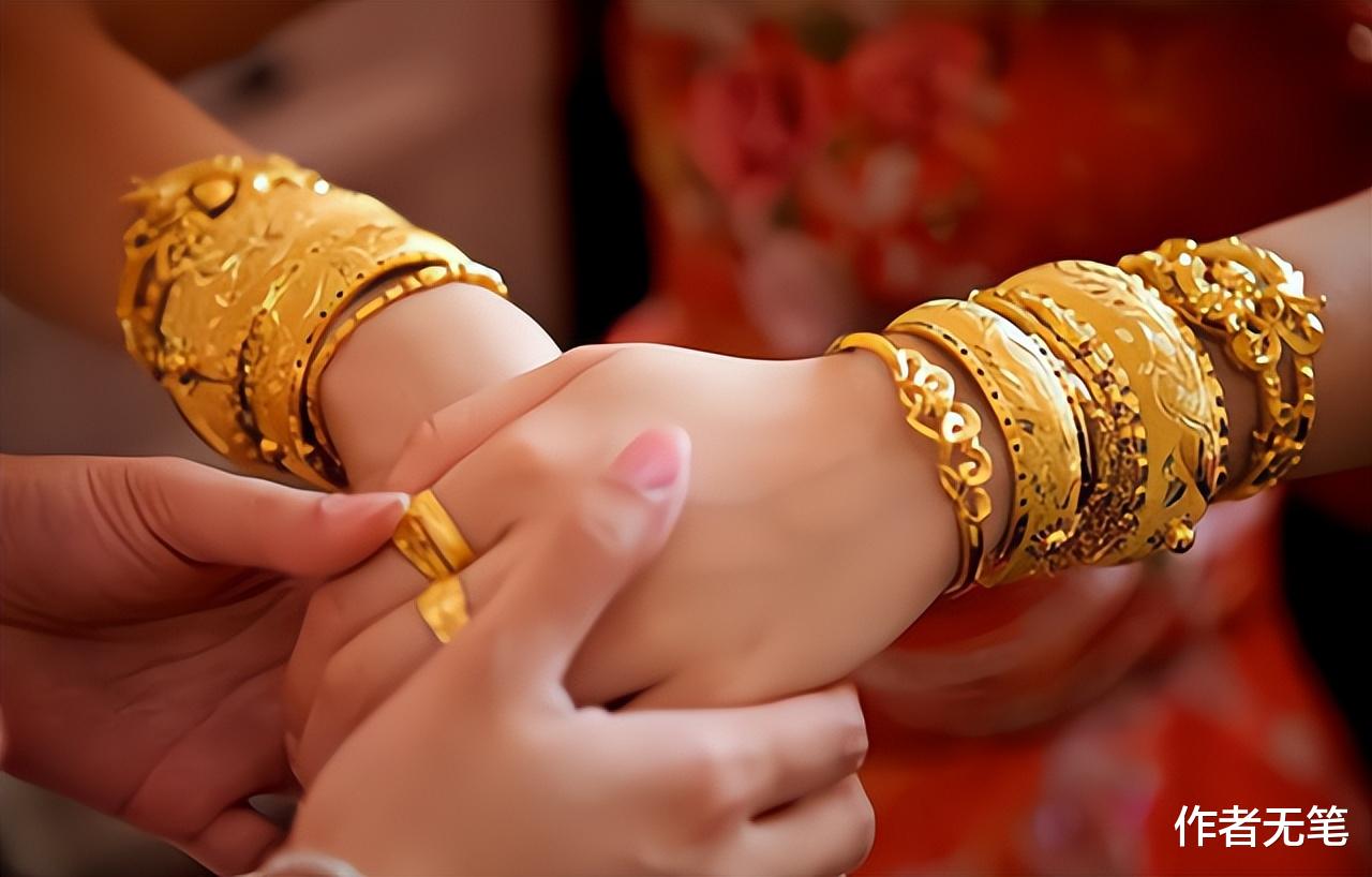 姐姐|拜金弟接离婚姐回娘家过年,因只包5千红包,年后就被移出家族群