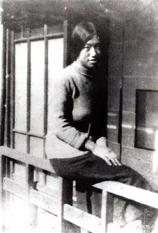 当兵回家探亲,被母亲绑上花轿;新婚夜她警告丈夫:绝不能做夫妻