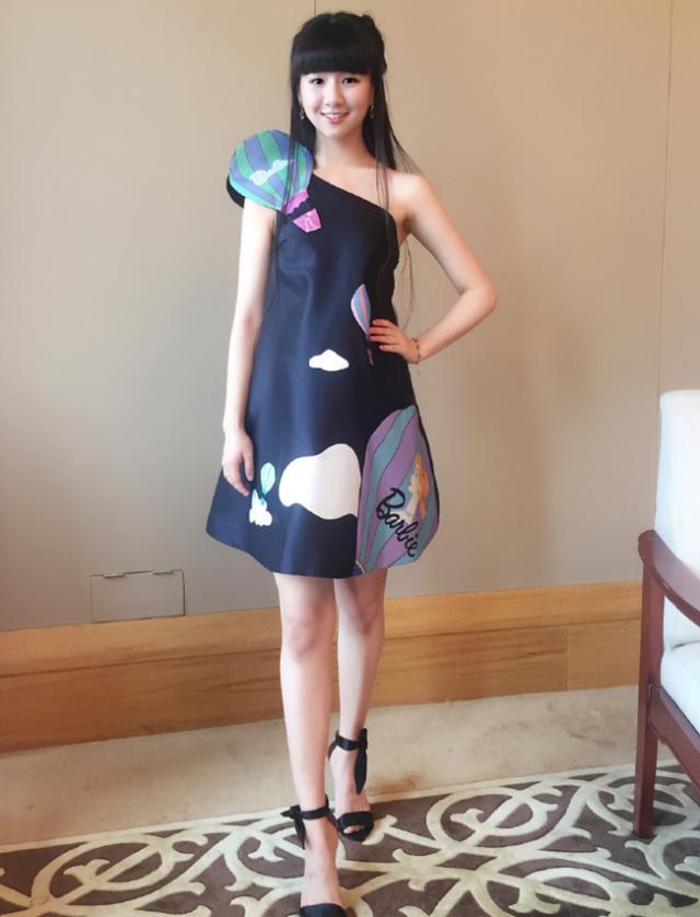 小彩旗|有种“整容”叫长大，8年前一转成名的小彩旗，如今像换了一个人