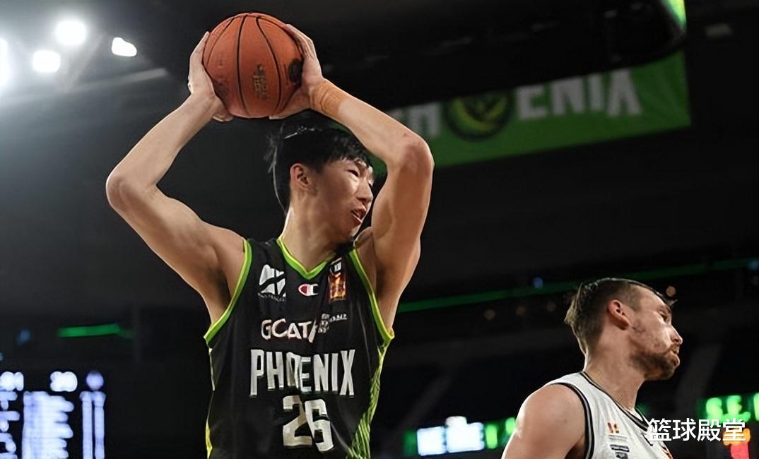 周琦|周琦最新消息！五月回国，获NBA+欧洲球队争抢，留凤凰队存疑！